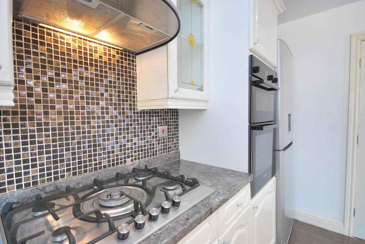 Entire And Exclusive Four Bed Detached Villa Lostock Esterno foto